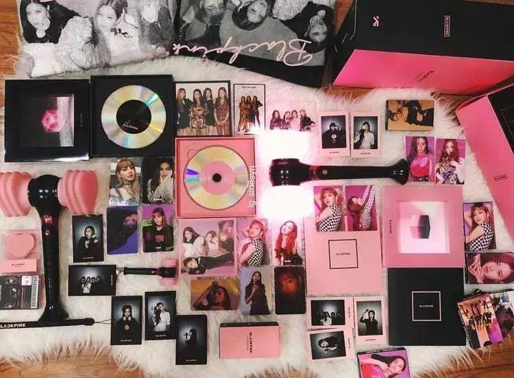 饭圈经济调查，办了一个爱豆周边市集，终于知道女友把钱花到哪了