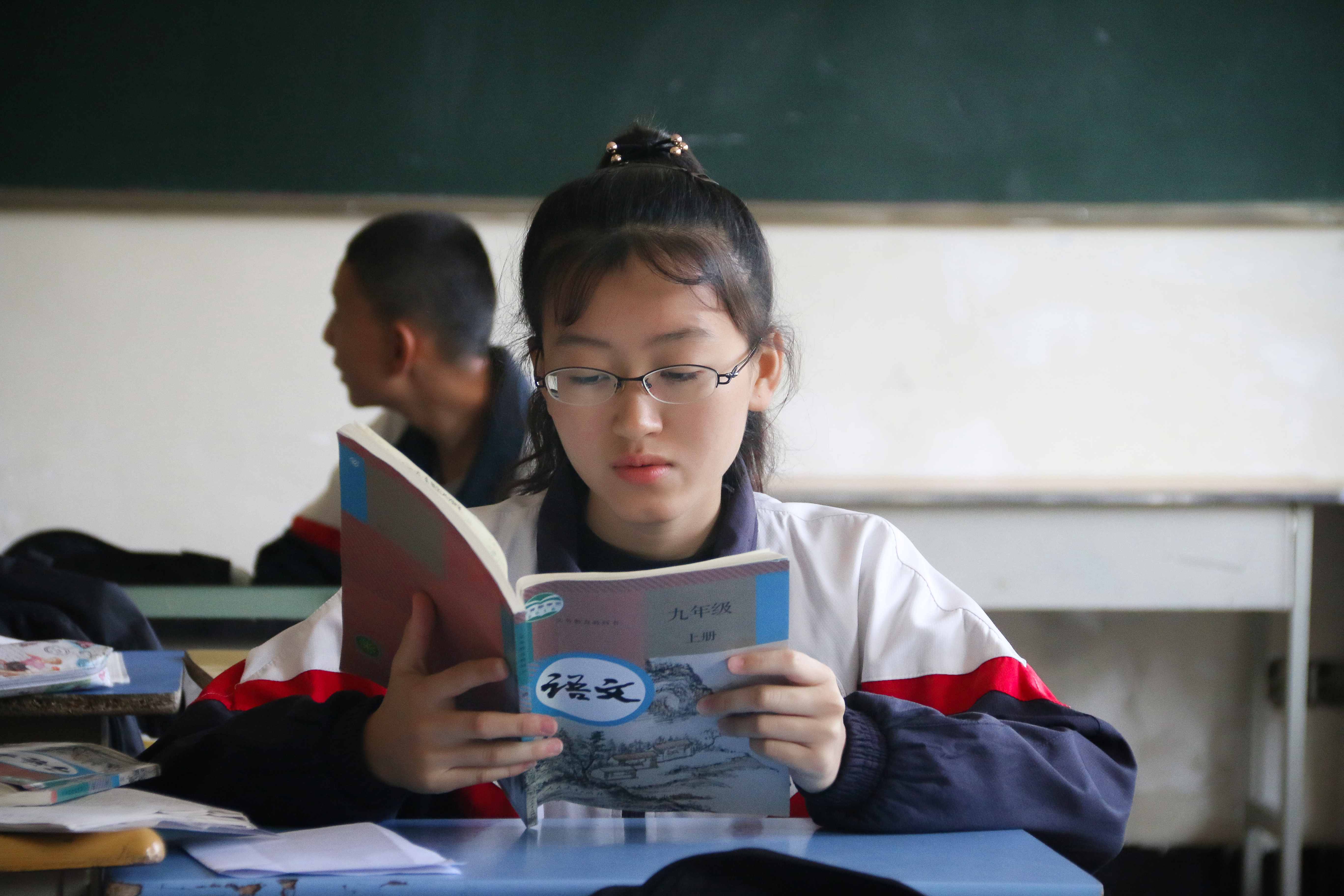 爱与奉献议论文,爱与尊重记叙文800字