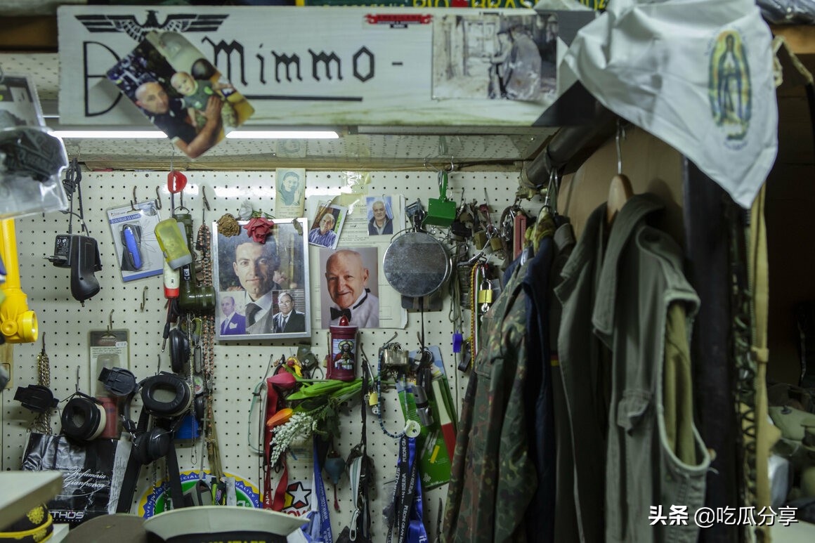 几十年来，意大利人一直在这个露天市场里打捞美国的旧军服