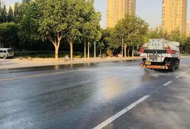 裕华区：一辆洒水车的自述