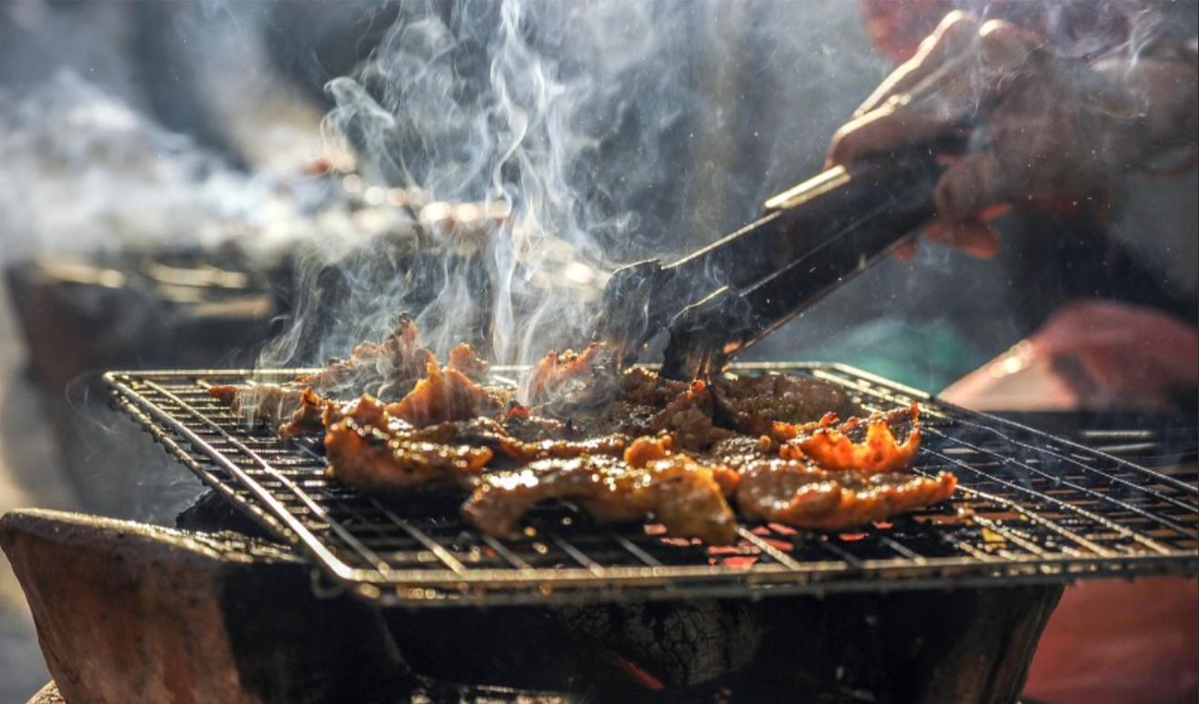 吹着空调吃烤肉空调有味道,吹着空调吃着烤肉