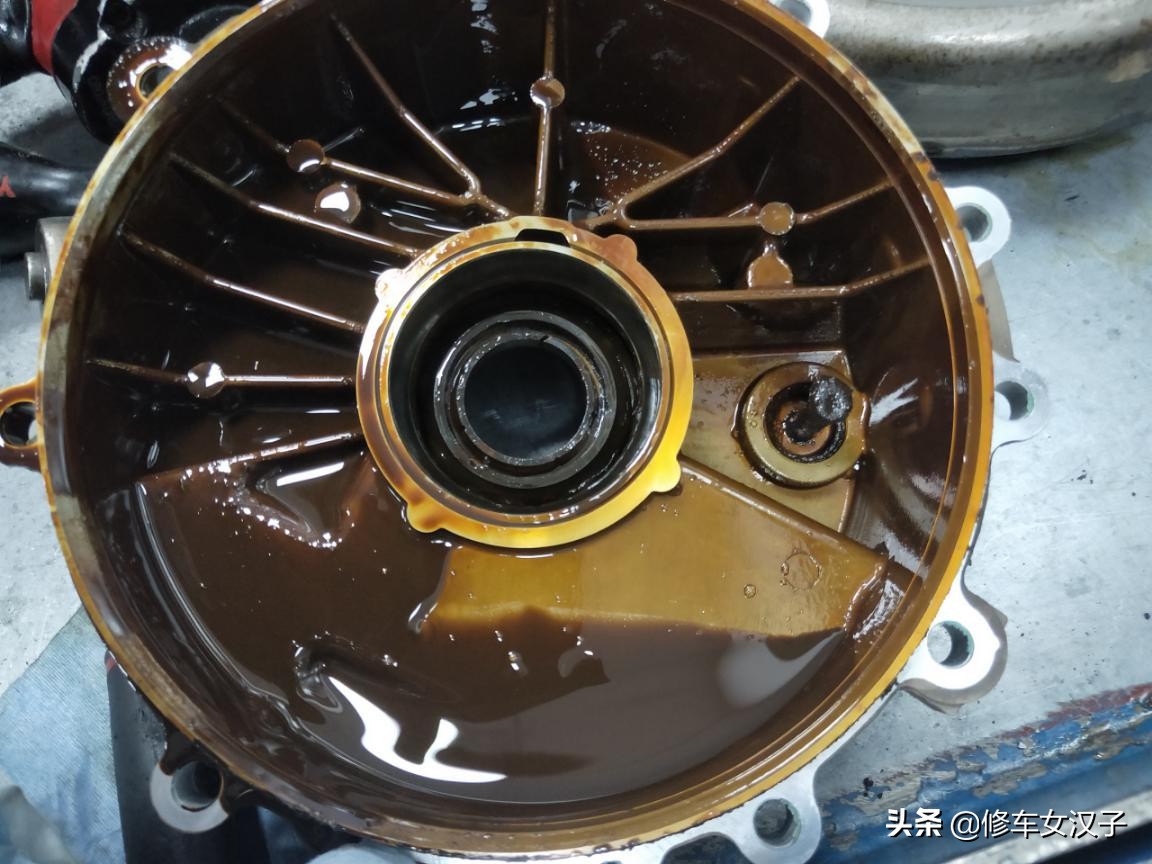 专业自动挡变速箱维修就来这里,自动挡变速箱修理厂说没必要维修