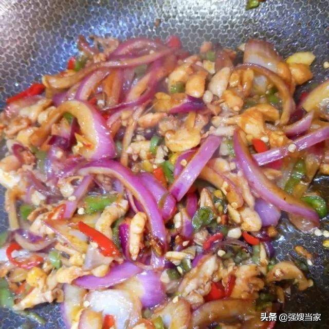 洋葱炒鸡肉放了陈醋,洋葱炒鸡肉的做法窍门是什么