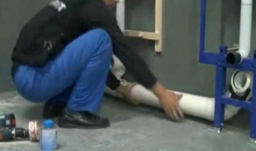 马桶不要随便移位！50岁老师傅良心忠告，要移也得这么做