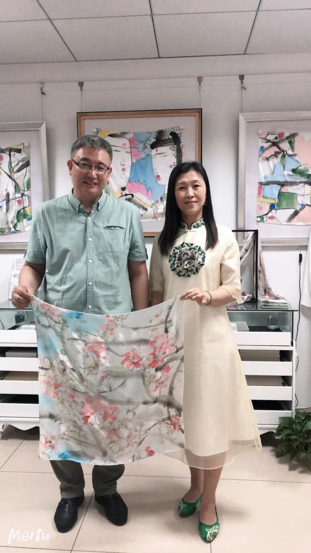 丹青丝韵——张智棟中国画丝巾绘画课堂第一期活动掠影