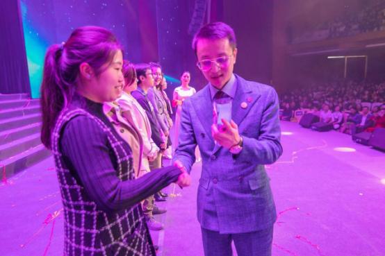 成都创世纪教育集团现状,创世纪杨洁现状