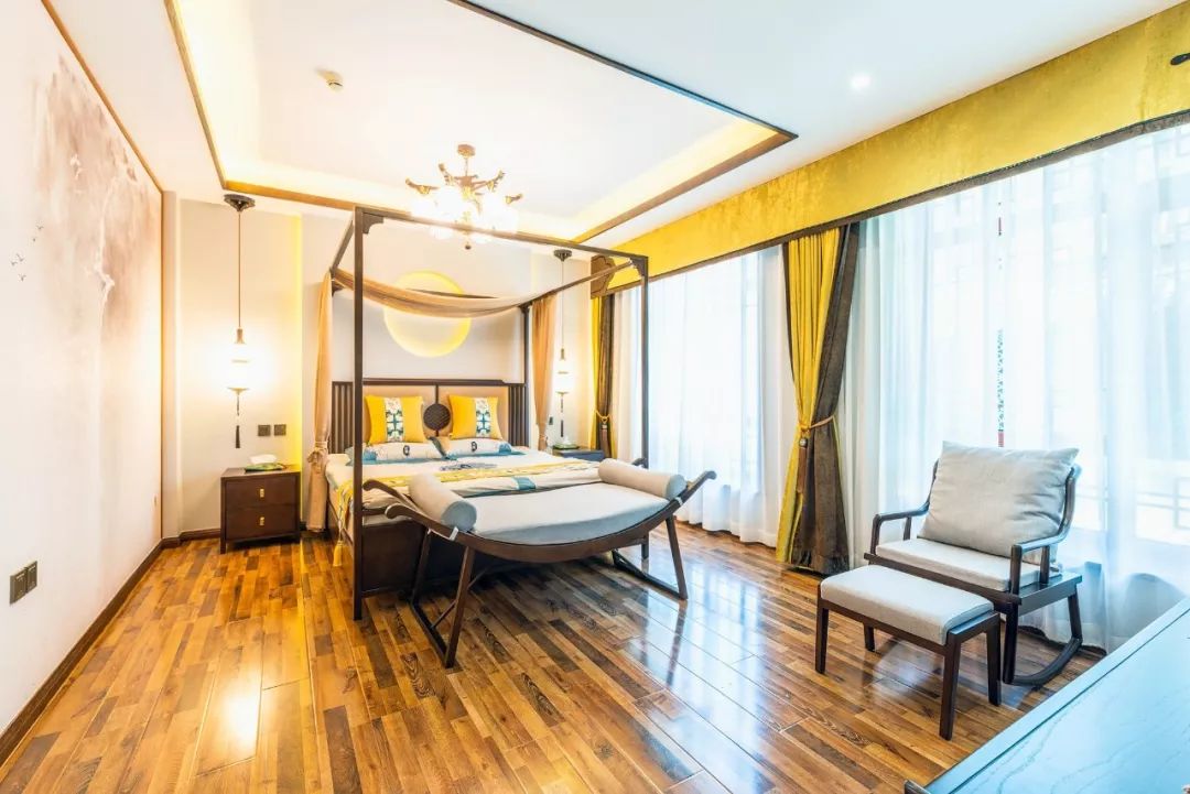 秋景徒步、汗蒸唱K,吃满族特色二八席,最适合团建的怀柔秘境