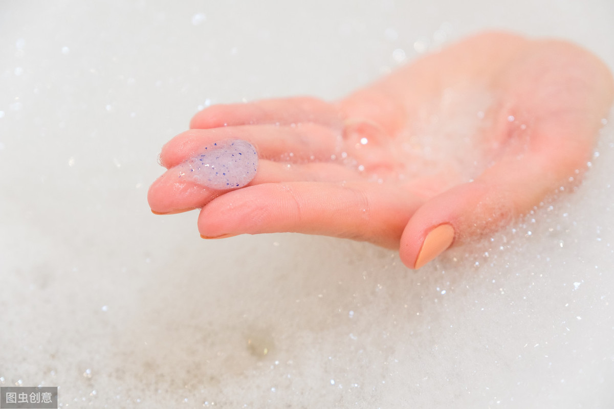 老人突然皮肤变差,六旬老人皮肤突然变白