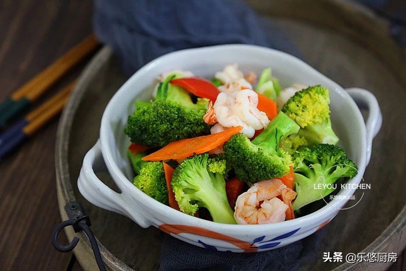 减肥低脂家常菜,水煮青菜热量