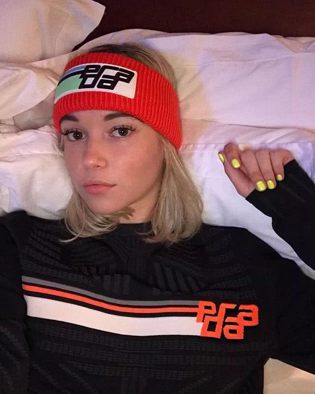 天气冷不想扎头发怎么办,热天洋气又凉快的帽子