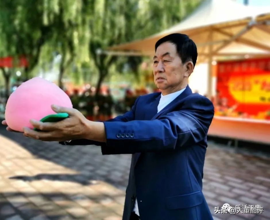 雷锋故事就在身边,雷锋就在我身边的故事