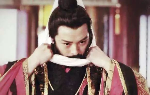 “她怎么能这么对我？”那些令人痛心疾首的“逼宫”往事