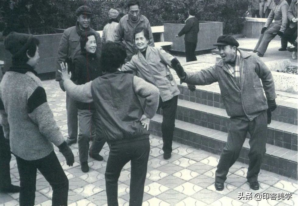 街头大型蹦迪,蹦迪现在流行