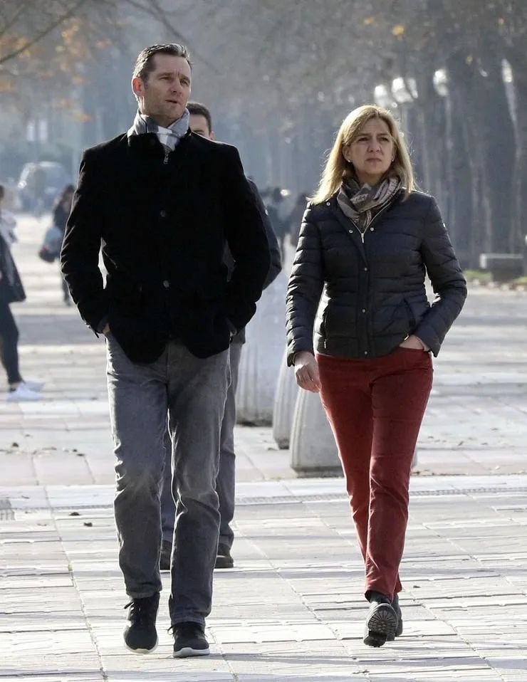 因丑闻而损害王室形象的人 (最离奇的王室丑闻)