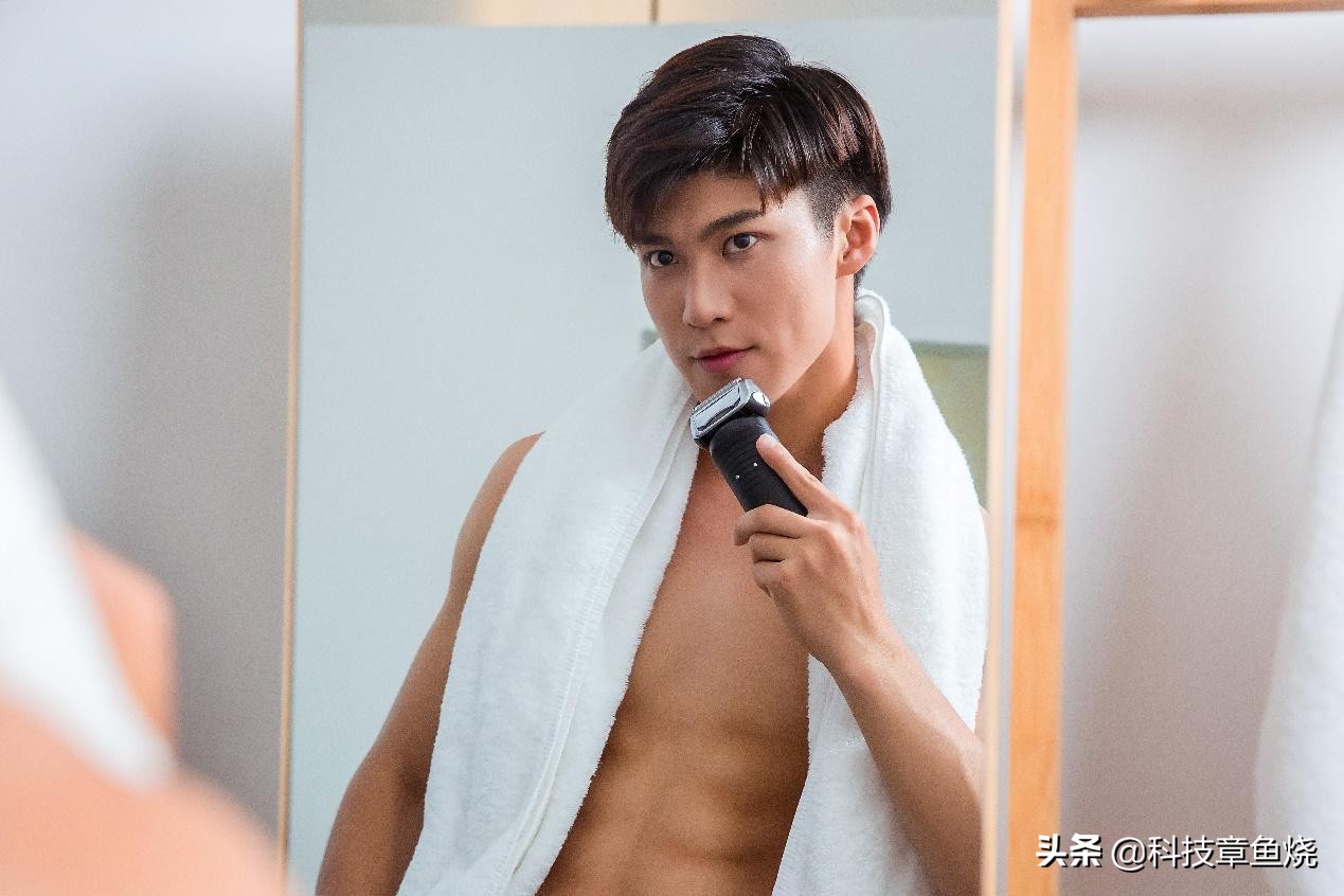 博朗剃须刀7系列多少个模式,博朗剃须刀8系清洁座怎么用