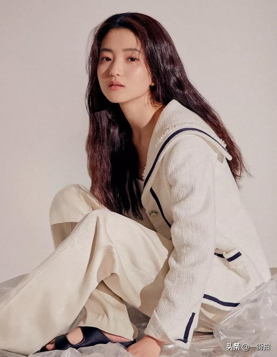 金泰梨齐刘海造型拍写真,金泰梨帅气写真