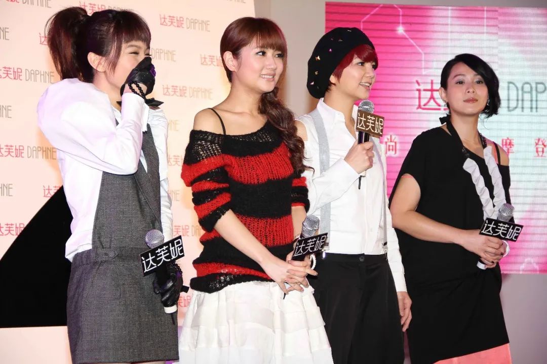 2022年she代言达芙妮,达芙妮历年代言人