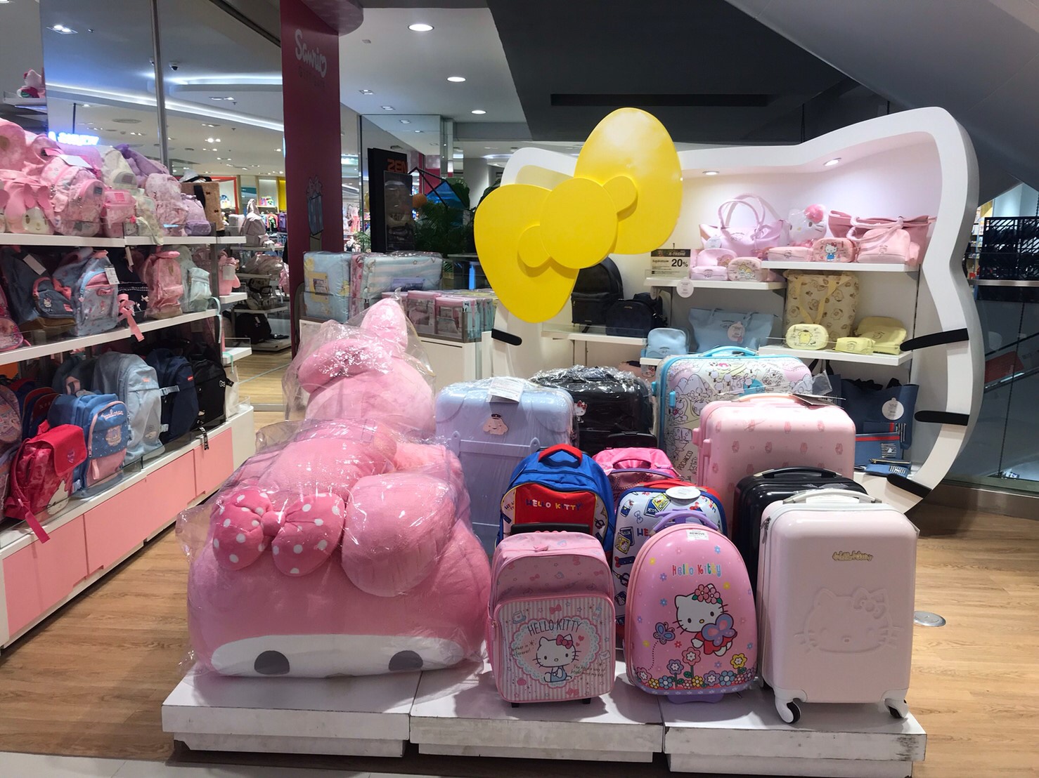 泰国centralworld商场购物,泰国曼谷大皇宫附近商场