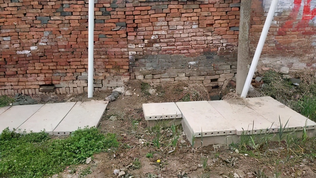 农户家中打渗水井哪个位置合适,农村打渗井排污引发邻居地基下沉