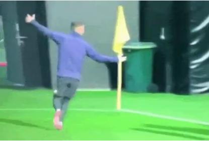 罗三岁训练场面,c罗三岁踢足球比赛