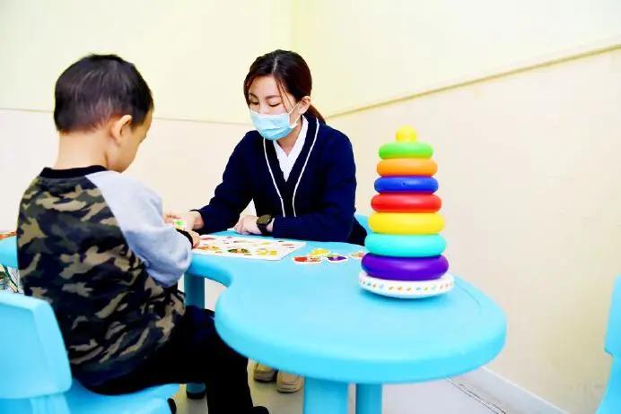 折翼的天使康复,折翼天使自闭症