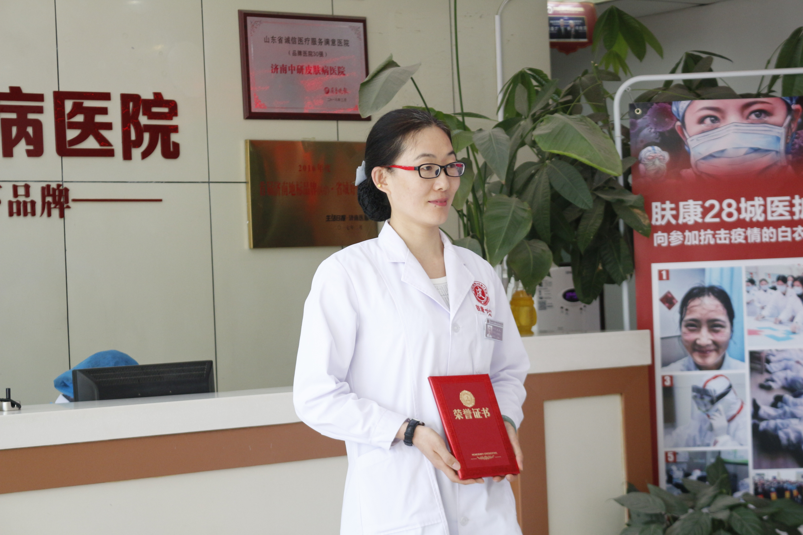 疫情第一线最美护士,防疫最美护士长事迹