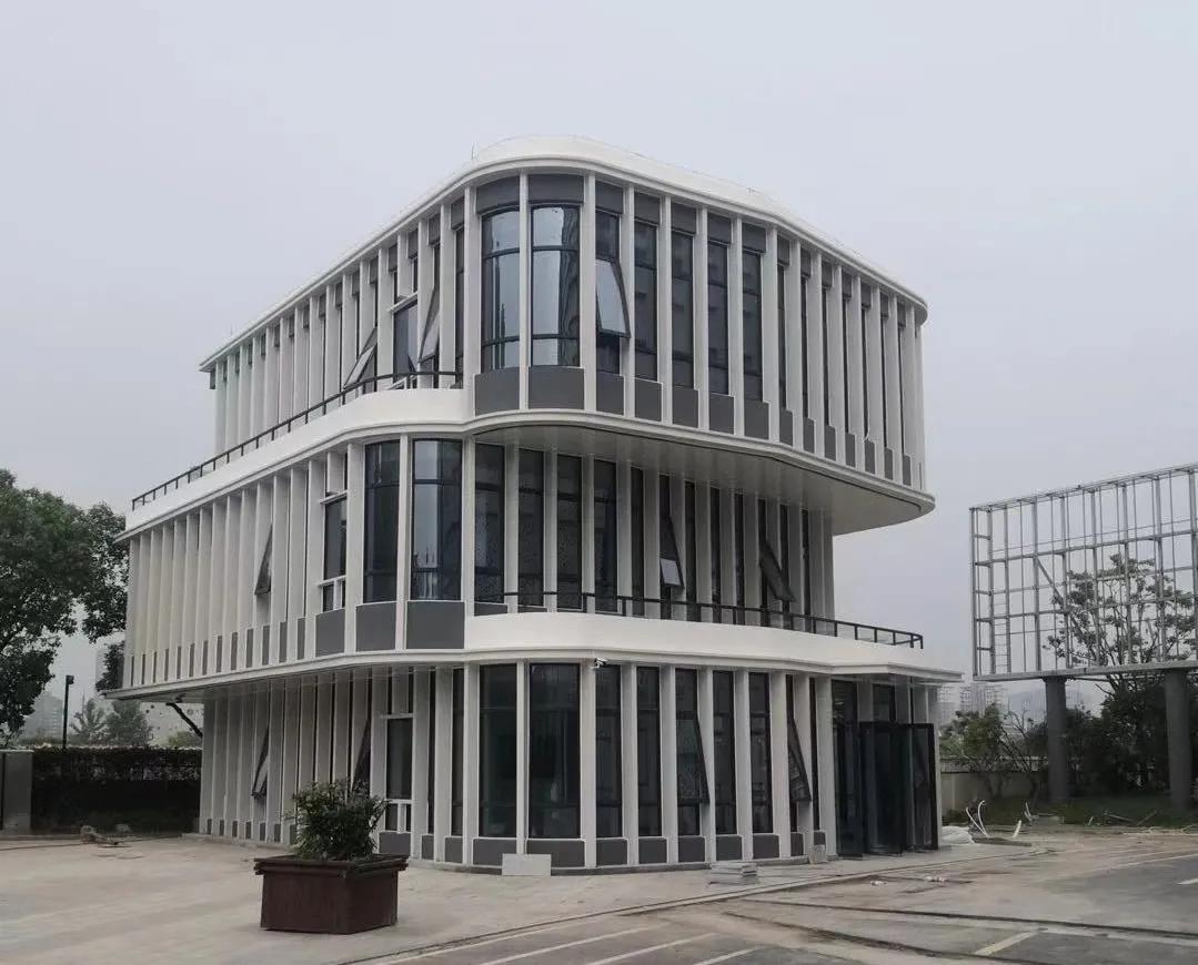 篮球场变成足球场,篮球场咋变成羽毛球场