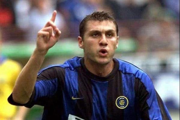 世界足坛十大顶级中锋排名,大罗评选的足坛历史最佳阵容