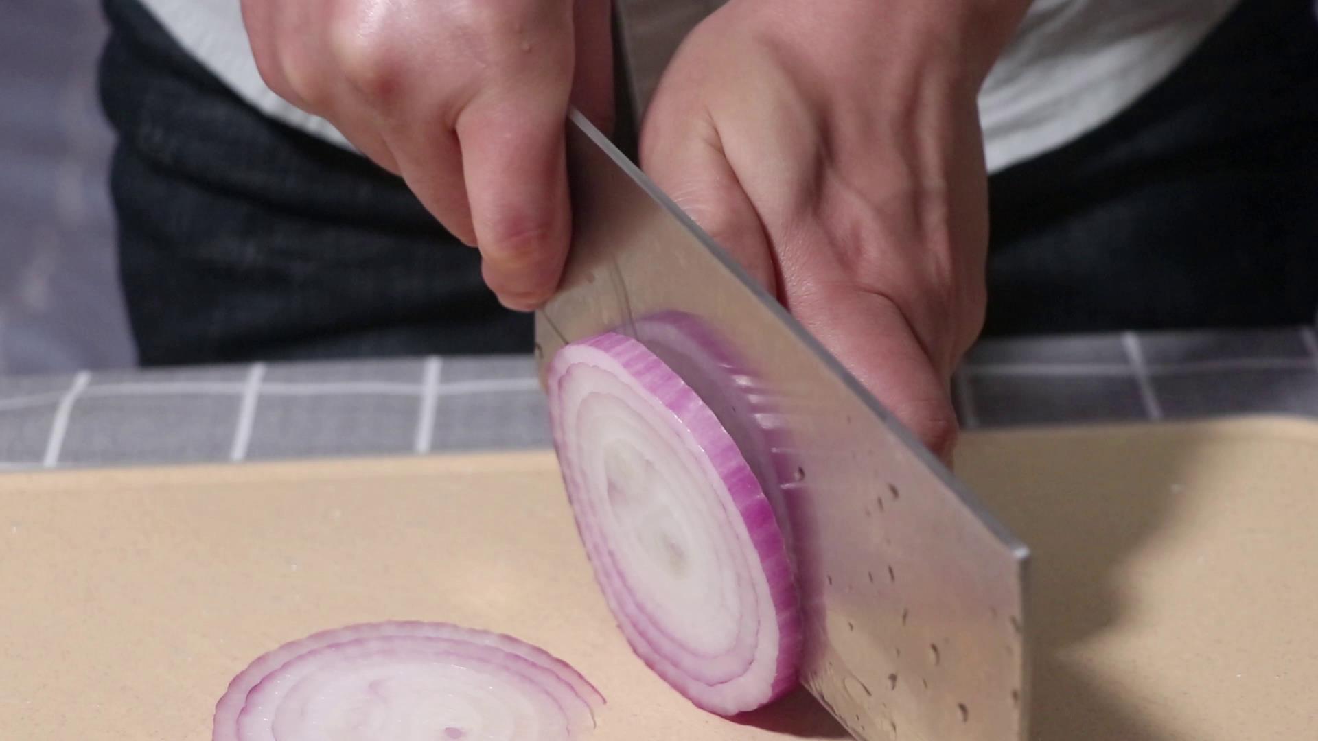 1个鸡蛋怎么做好吃,面粉做洋葱圈