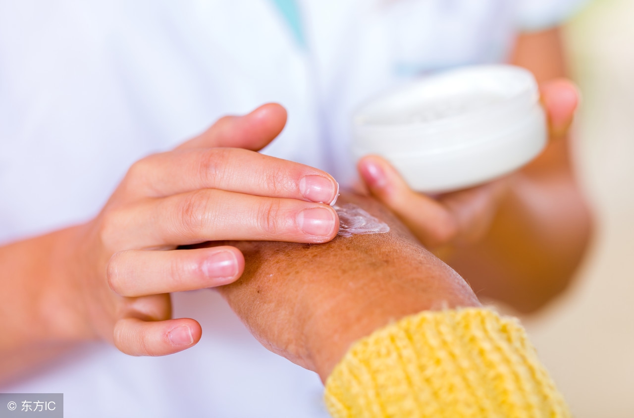 处理伤口的正确方法换纱布,伤口需要天天消毒换纱布吗