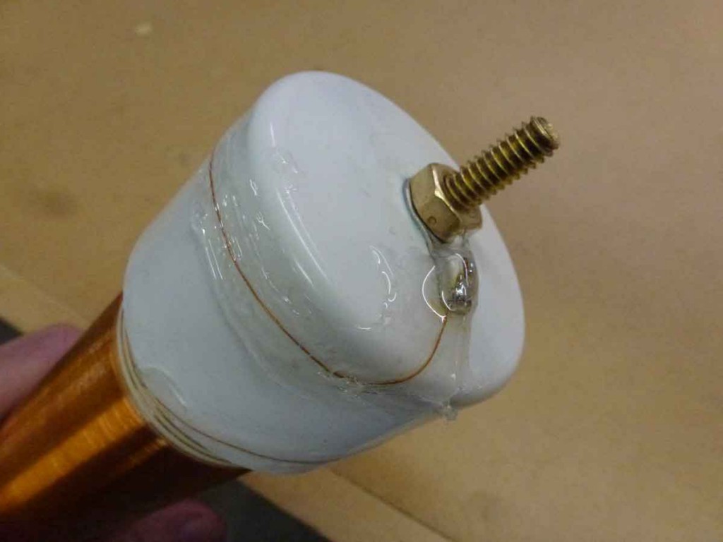 成为雷电法王很简单，用6个啤酒瓶和日常用品，就能做特斯拉线圈