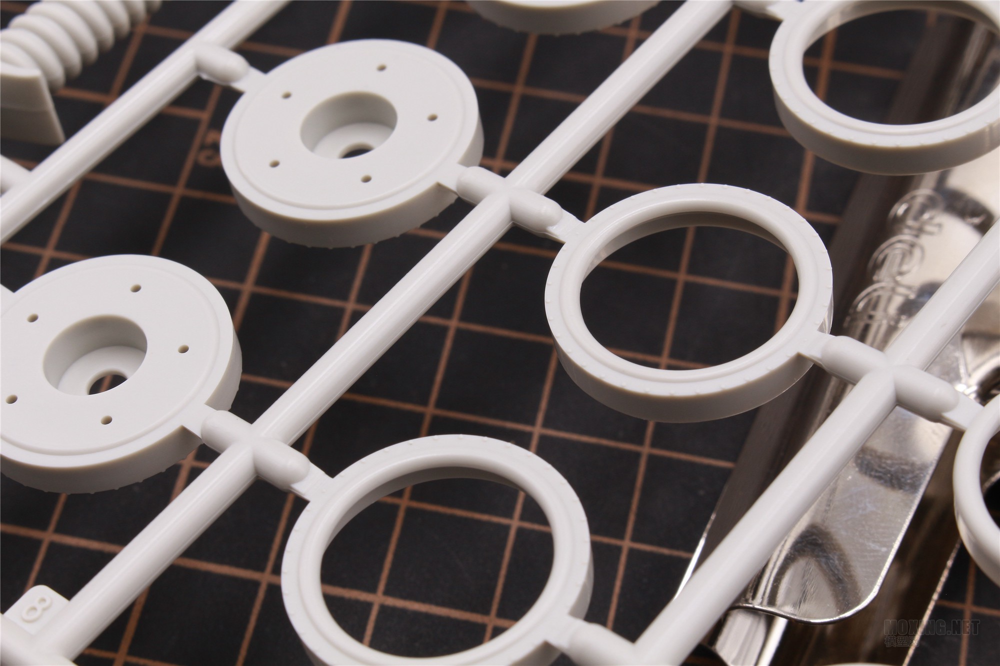 MENG,SS-018-1/35以色列“雌虎”重型装甲运输车-简介与开盒