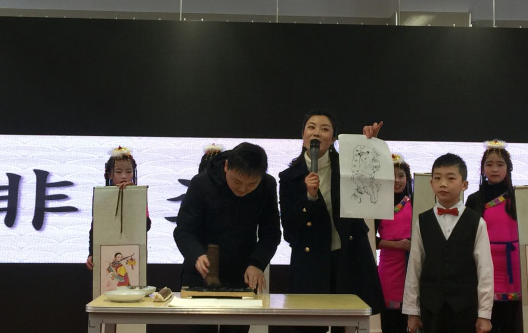 今天，华林小学的孩子们比看到雪还兴奋，原因是？