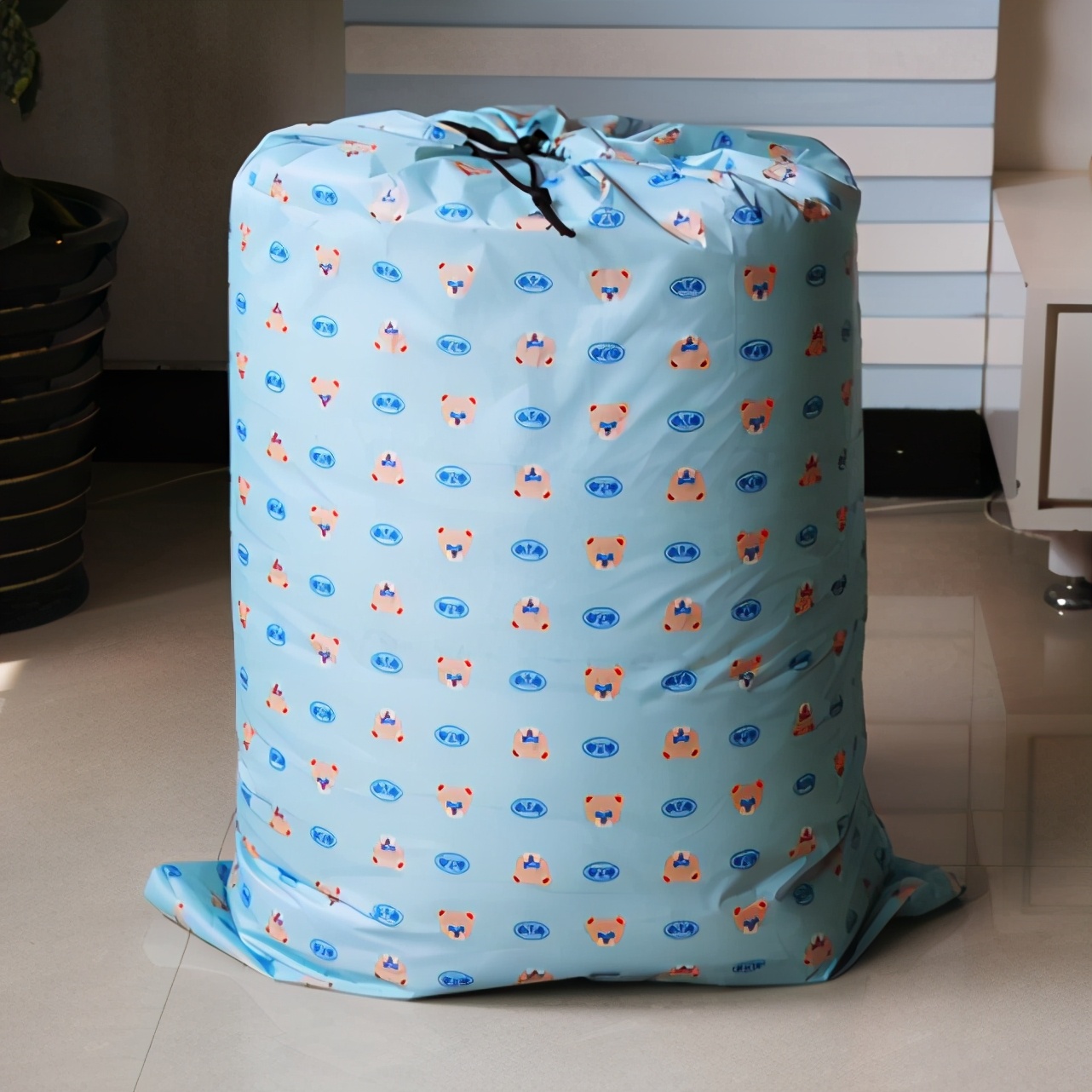 被子防潮小妙招简单,被子怎样放柜子里干净不受潮