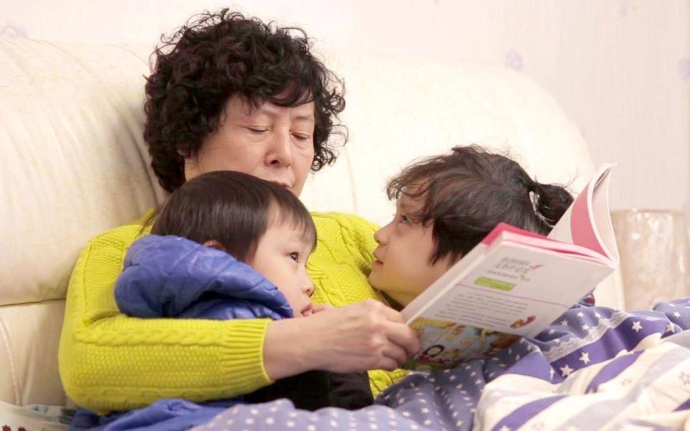 “给你养老=给我带娃”已经成为年轻人心中的*规则潜**