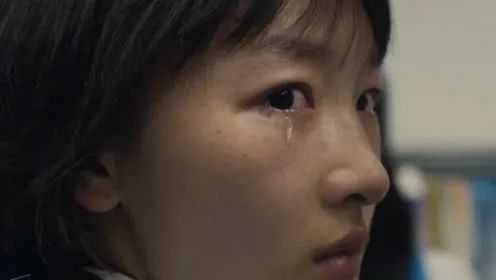 张艺谋说，她会成为“周冬雨的接班人”