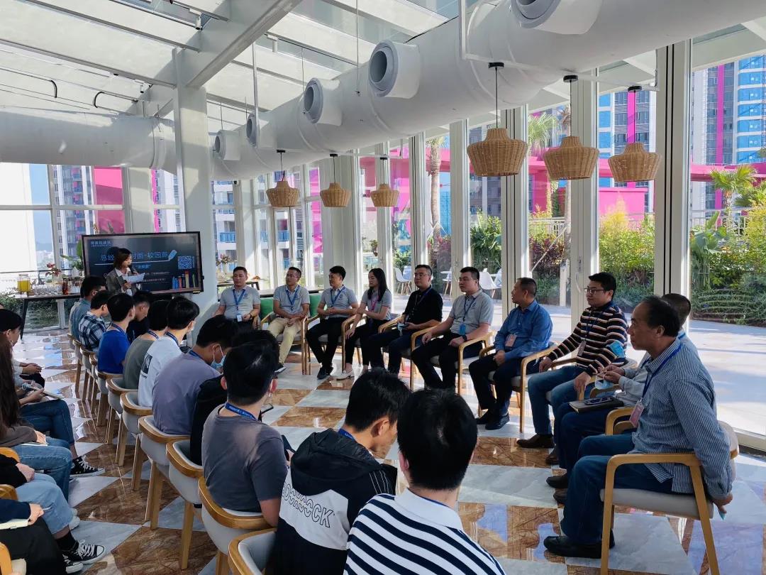 从“碧职院”站开往“前程似锦”站的三段式育人高铁已发车