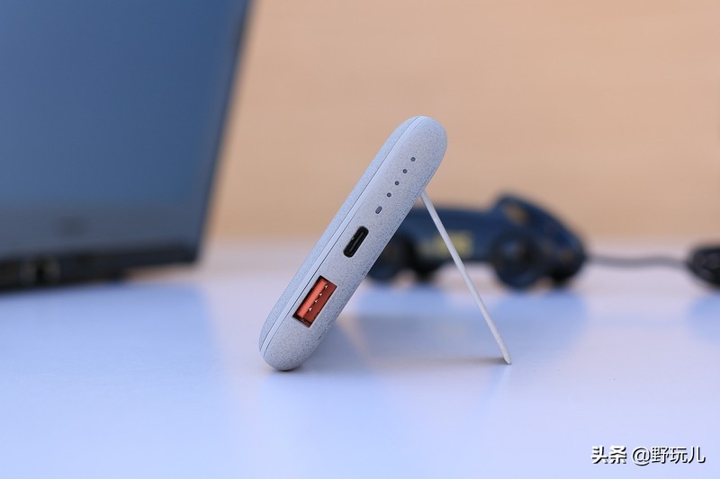 安卓手机背夹式充电宝测评,南卡无线充电宝pow-1和pow-2