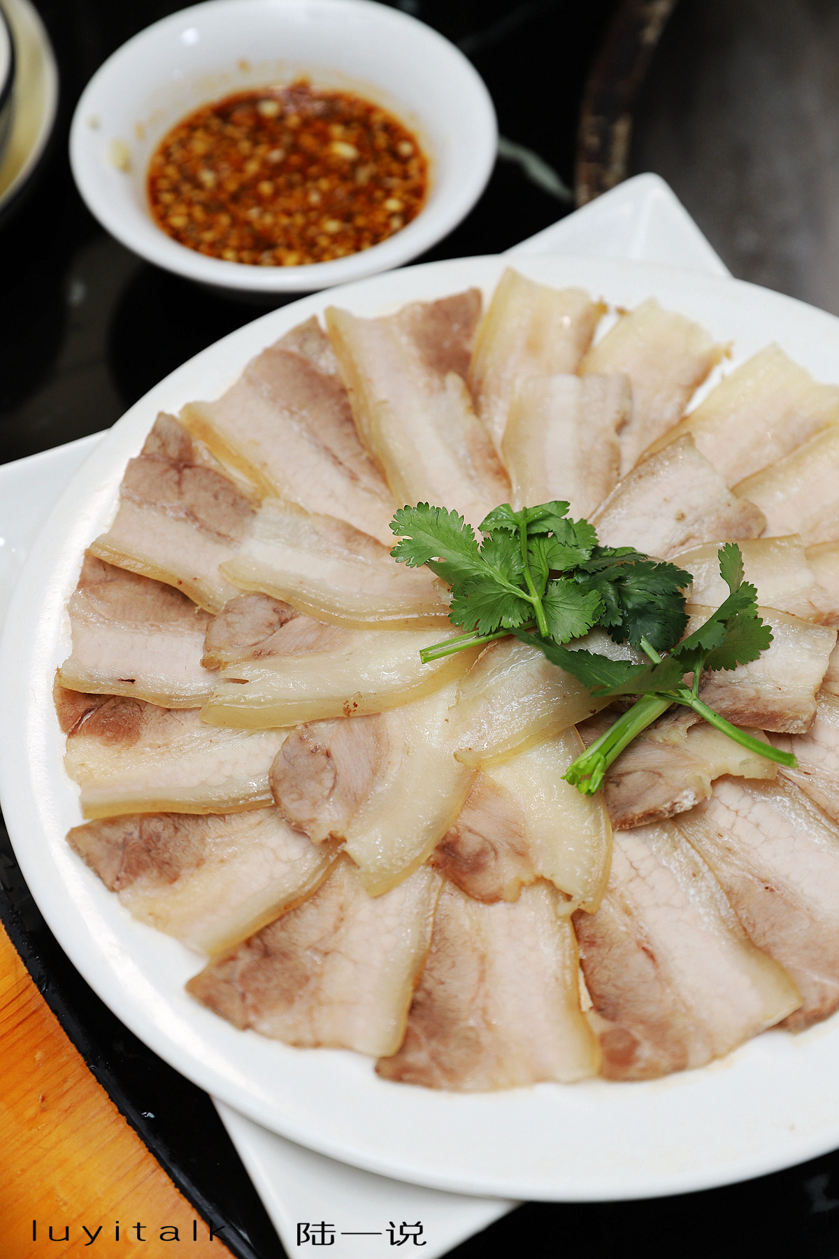 火遍天下东北铁锅炖,舌尖上的美食东北铁锅炖鱼