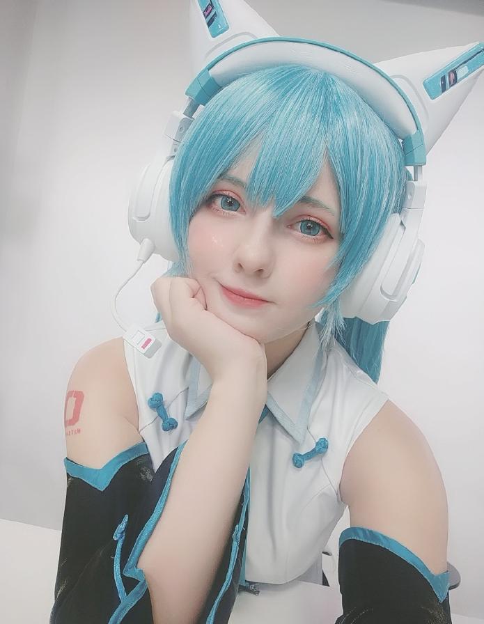 俄罗斯女网红cos,sweetdevil初音未来cos