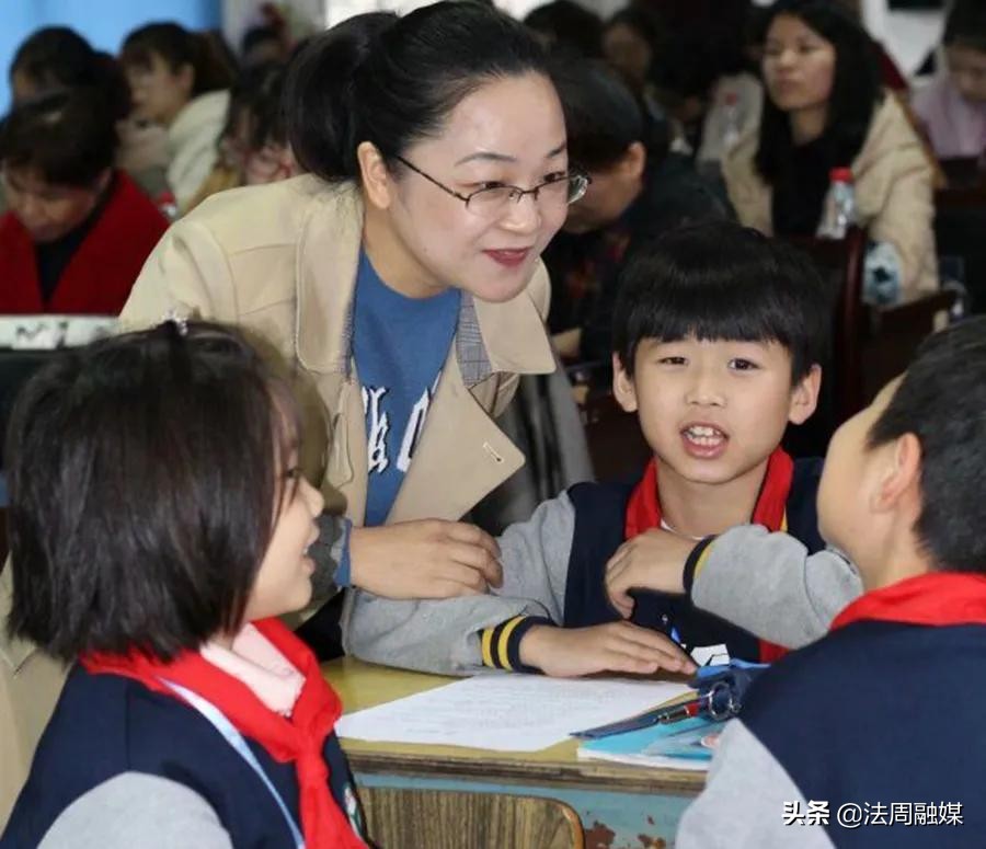 暖哭了！好老师可以有多好？看看武陵小学的他们就知道答案了……