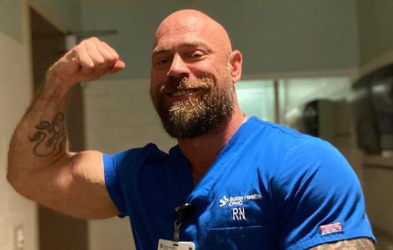 美国男子治疗新冠过程,美国男子治愈新冠