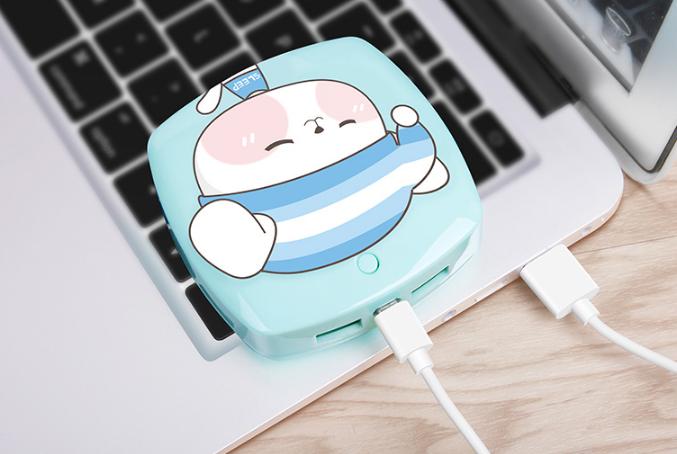 适合长途旅游的充电宝小巧实用,充电宝小巧便携旅行必备