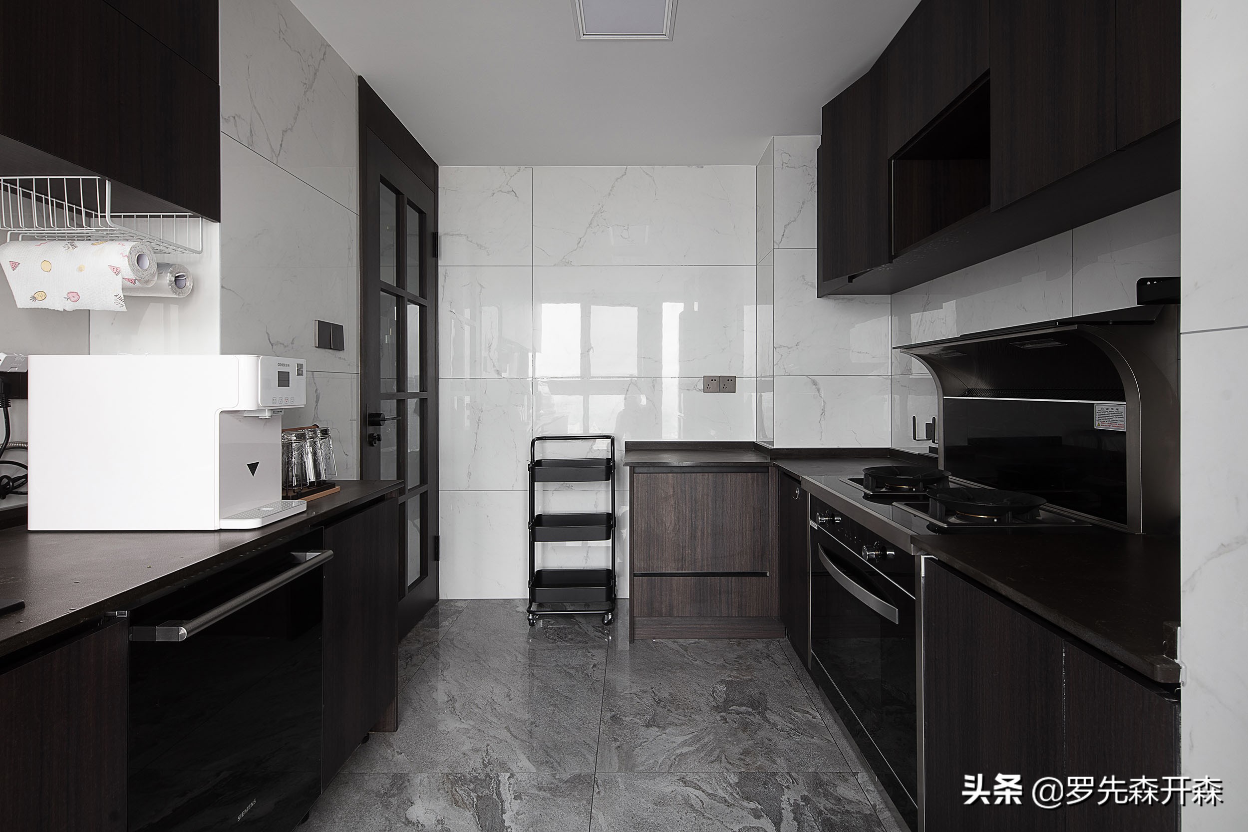 135㎡简约时尚住宅设计；初见优雅静谧，久处相素静好