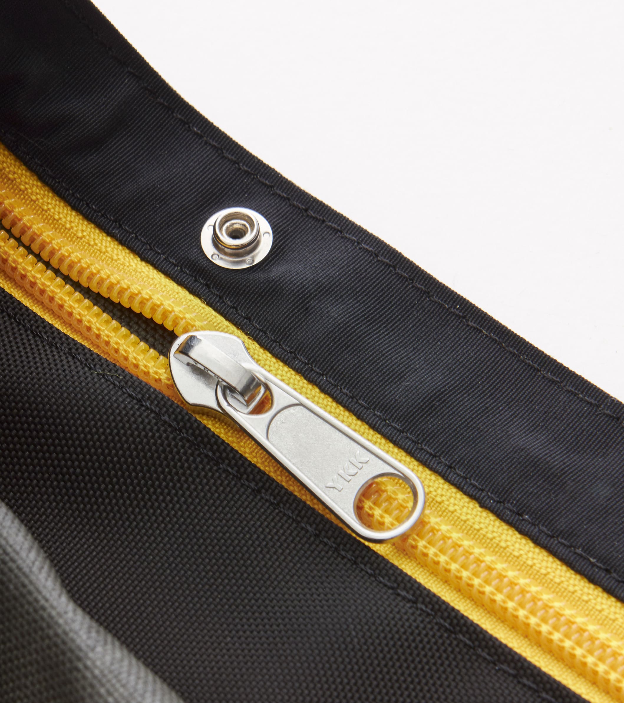 秋冬百搭斜挎包包推荐知乎,北面斜挎包哪个颜色好看