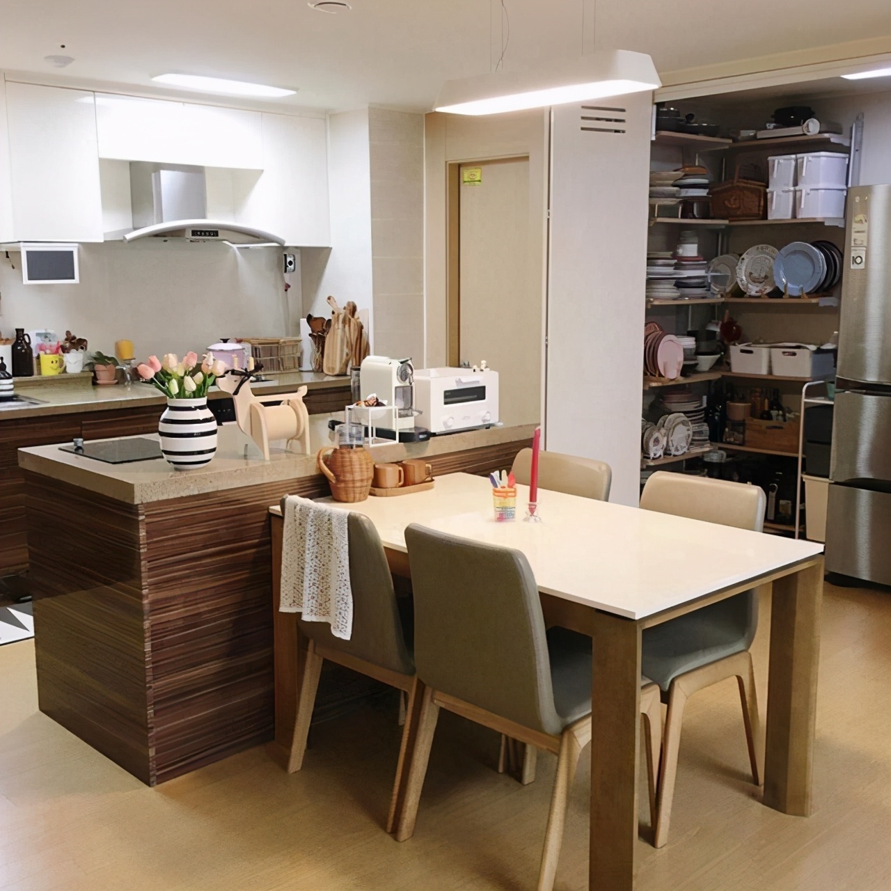 妈妈亲自布置可爱女生小屋,韩系温馨房间布置