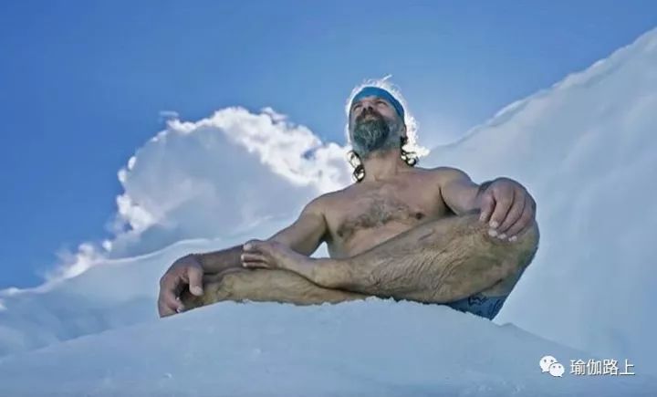 他是世界上最耐寒的人！不怕冷的秘密竟然是瑜伽和冥想…
