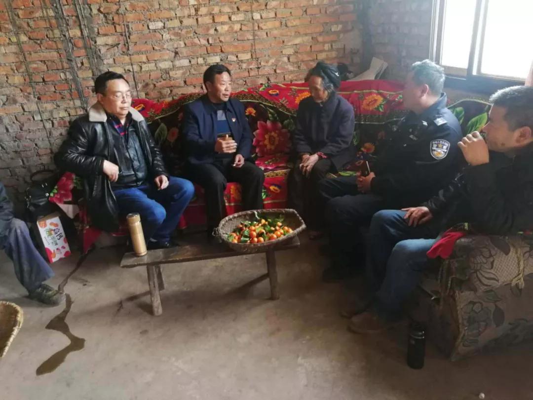 用心用情用力做好群众工作,用情用心用力做好群众工作