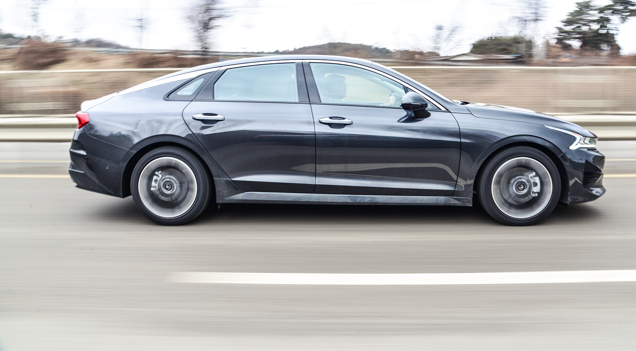 最新款起亚k5驾驶感受,全新起亚k5重回颜值巅峰