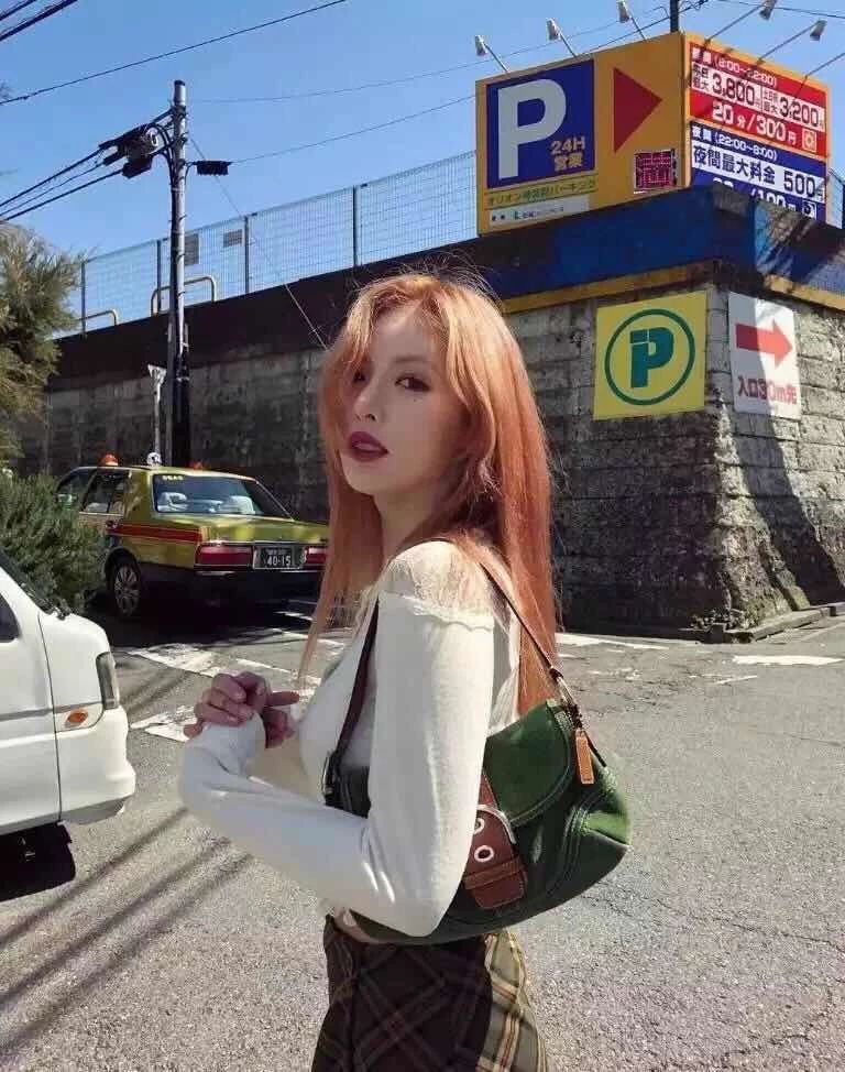 泫雅同款腋下流苏包,最不容错过的包